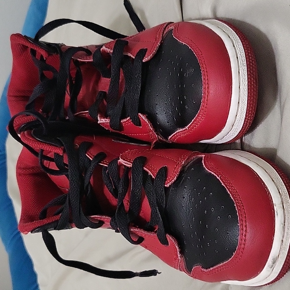 Air Jordan - Picture 2 of 3